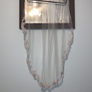 BLING Ivory, Fingertip, Wedding Veil. Never Worn. Perfect condition.
